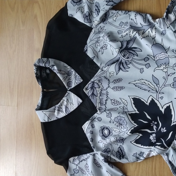 TOPSHOP Floral Fit and Flare Mini Dress | Size 6 - Picture 4 of 8